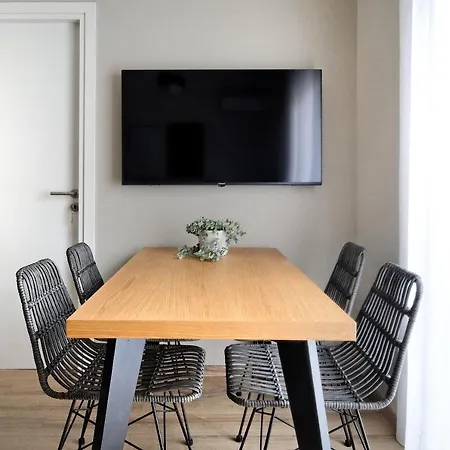Eos Apartment *